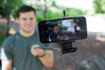 نگاهی به یک پدیده ی مجازی جنجالی؛ اشتیاق دیده شدن با جنون سلفی