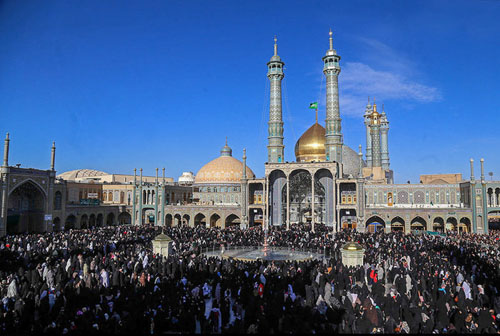گزارش تصویری لحظه تحویل سال در حرم حضرت فاطمه معصومه(س)